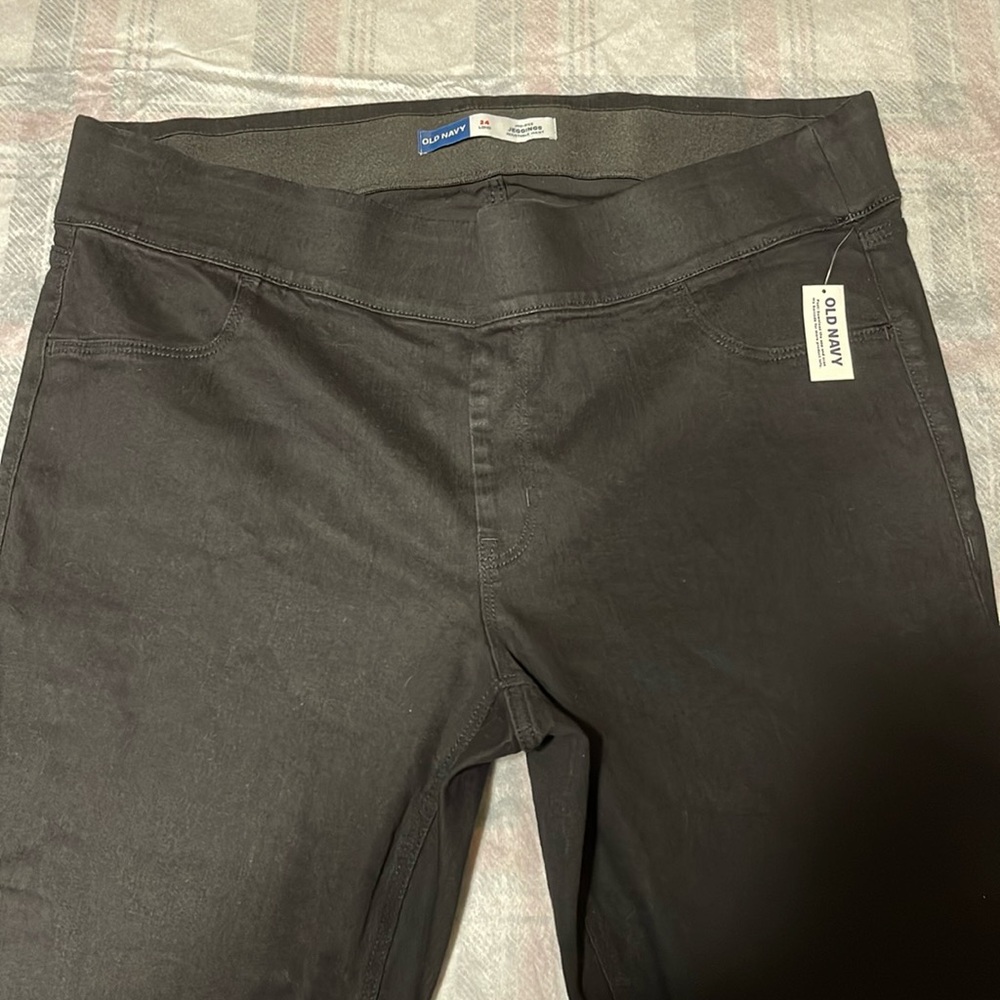 Brand new Old navy leggings 
Size 24